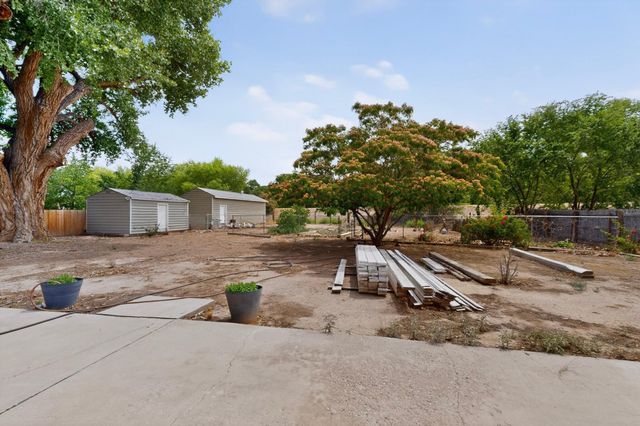 741 Garden Road SW, Albuquerque, NM 87105