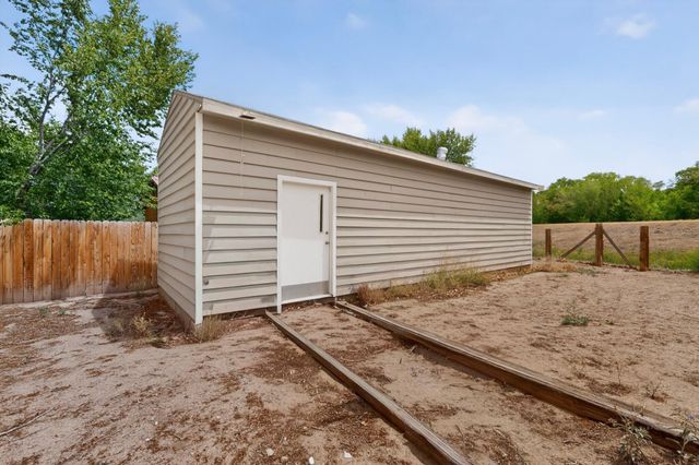 741 Garden Road SW, Albuquerque, NM 87105