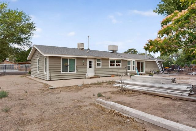 741 Garden Road SW, Albuquerque, NM 87105
