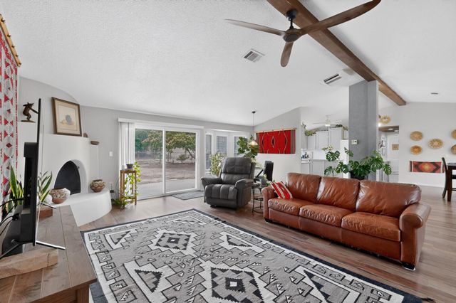 741 Garden Road SW, Albuquerque, NM 87105