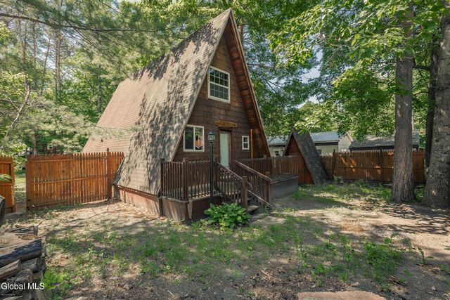 103 Florence Avenue, Northampton, NY 12117