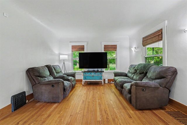 20 E Langley Road, Battle Creek, MI 49015