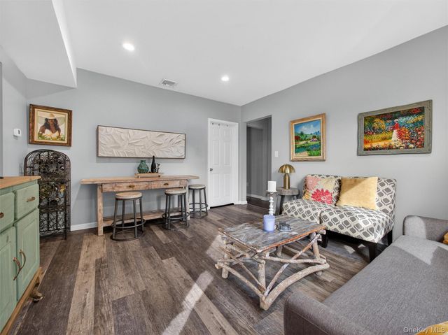 24 E Park Place, Suffern, NY 10901