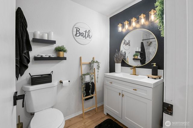 17 Conley Lane, Elma, WA 98541