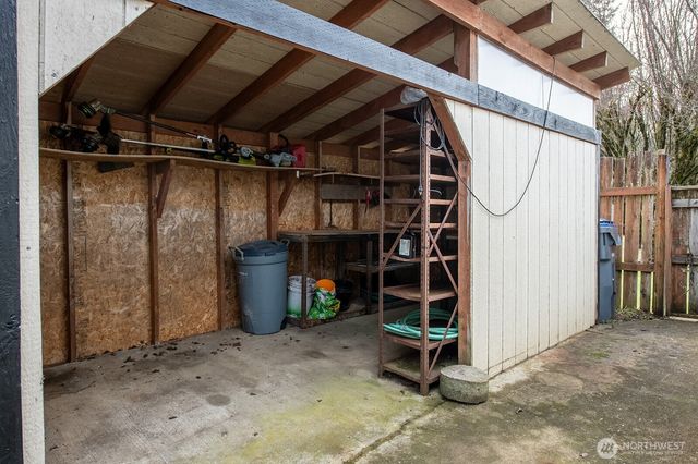 17 Conley Lane, Elma, WA 98541