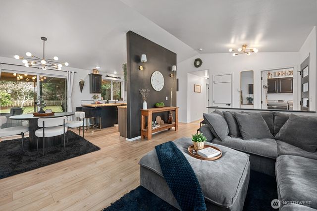 17 Conley Lane, Elma, WA 98541