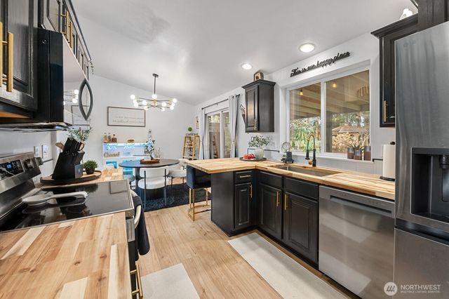 17 Conley Lane, Elma, WA 98541