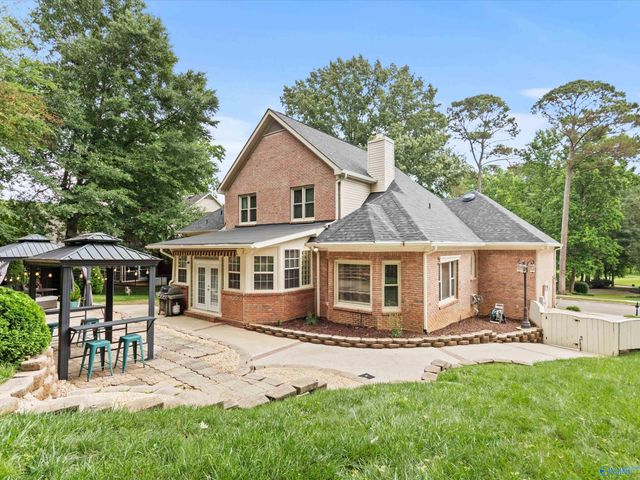 2734 Tammerack Lane SE, Huntsville, AL 35763