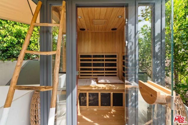 760 Westholme Avenue, Los Angeles, CA 90024