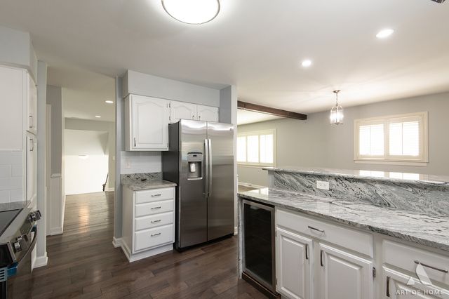6425 Clark Drive, Woodridge, IL 60517