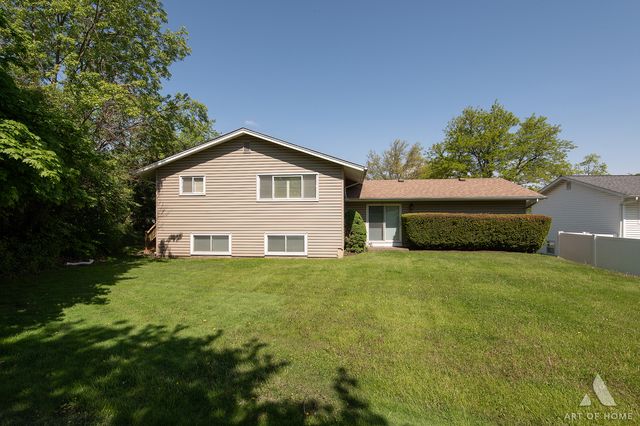 6425 Clark Drive, Woodridge, IL 60517