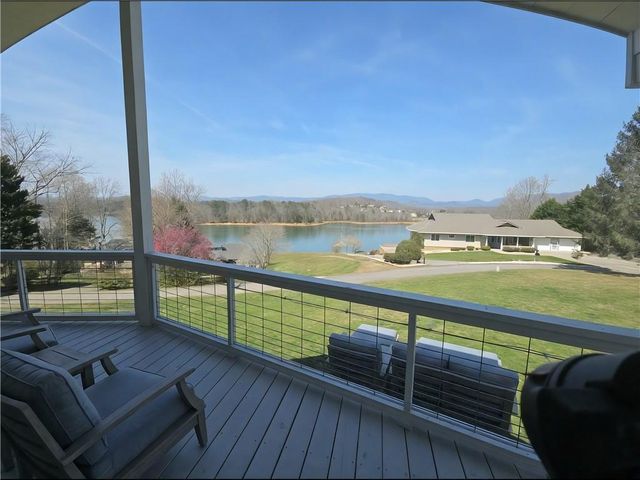2684 Hidden Valley Road, Hiawassee, GA 30546