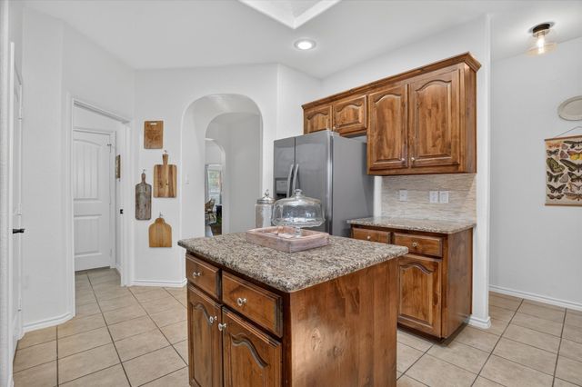 2201 Kaitlyn Drive, Weatherford, TX 76087