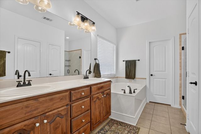 2201 Kaitlyn Drive, Weatherford, TX 76087