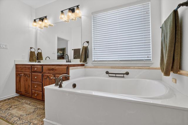 2201 Kaitlyn Drive, Weatherford, TX 76087