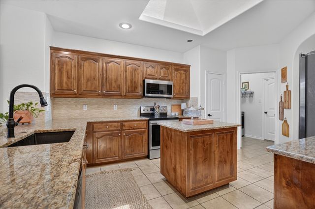 2201 Kaitlyn Drive, Weatherford, TX 76087