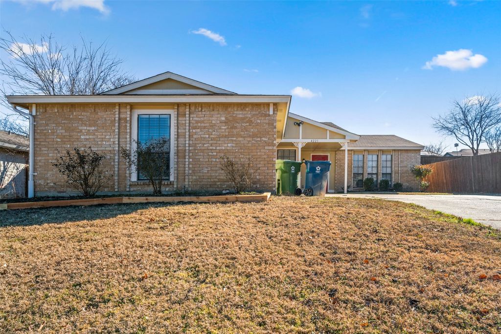 4221 Iola Avenue, The Colony, TX 75056