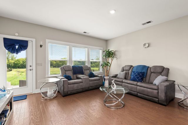 416 Mattieton Ln, Gallatin, TN 37066