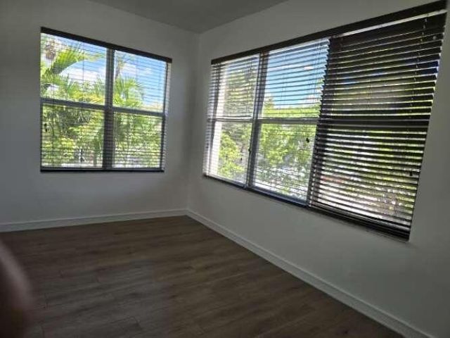 1000 SW 12th Court 3, Miami, FL 33135