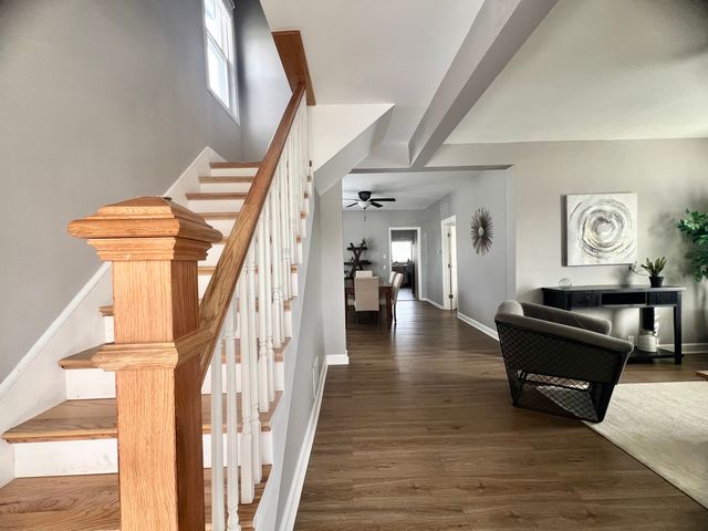 7113 Clarendon Hills Road, Darien, IL 60561