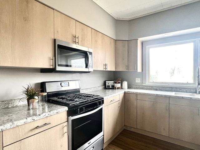 7113 Clarendon Hills Road, Darien, IL 60561