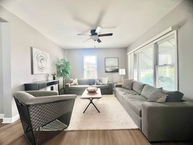 7113 Clarendon Hills Road, Darien, IL 60561