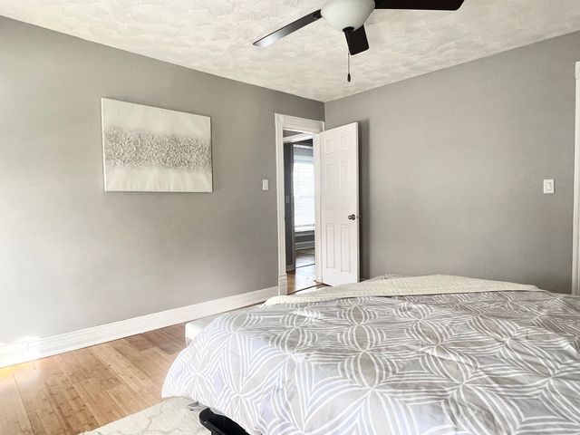 7113 Clarendon Hills Road, Darien, IL 60561