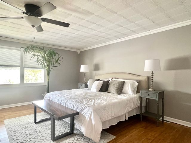 7113 Clarendon Hills Road, Darien, IL 60561