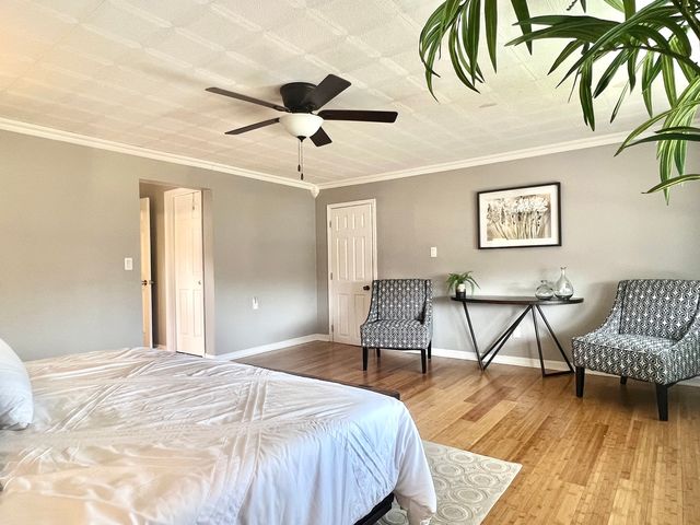 7113 Clarendon Hills Road, Darien, IL 60561