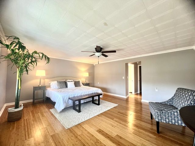 7113 Clarendon Hills Road, Darien, IL 60561