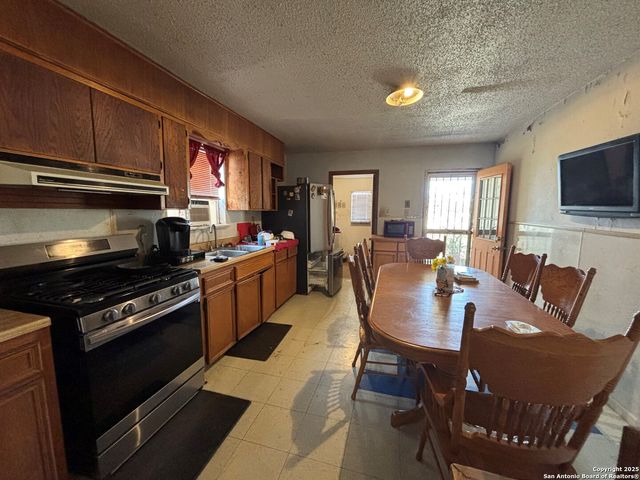 147 Wainwright, San Antonio, TX 78211