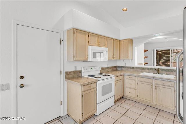 4102 S Via De Febrero, Green Valley, AZ 85622