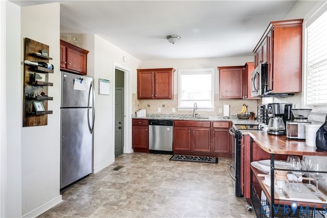215 Jackson Ave, Sandston, VA 23150