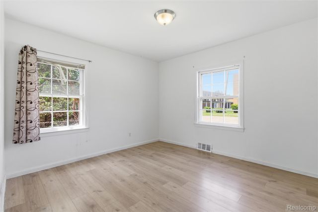 8238 Fisher Avenue, Warren, MI 48089