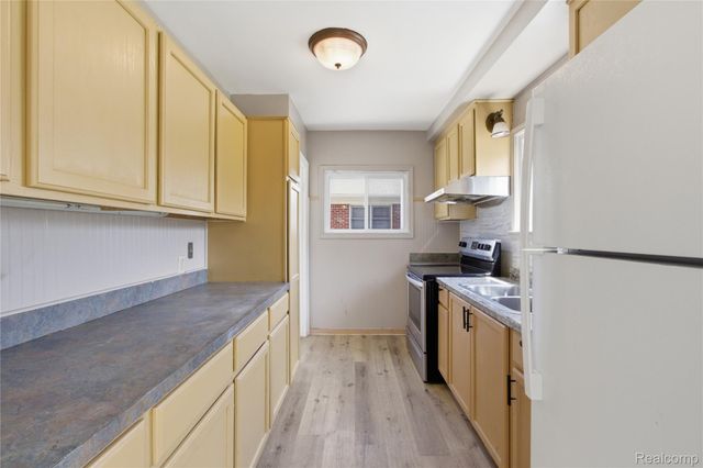 8238 Fisher Avenue, Warren, MI 48089