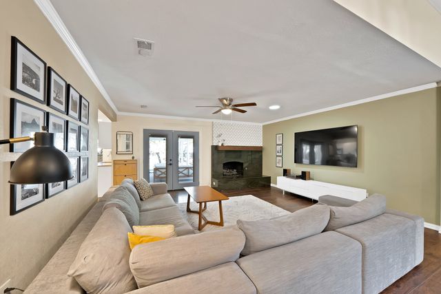 8525 Grumman Drive, Dallas, TX 75228