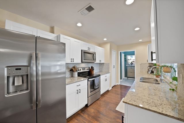 8525 Grumman Drive, Dallas, TX 75228