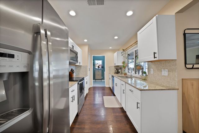 8525 Grumman Drive, Dallas, TX 75228