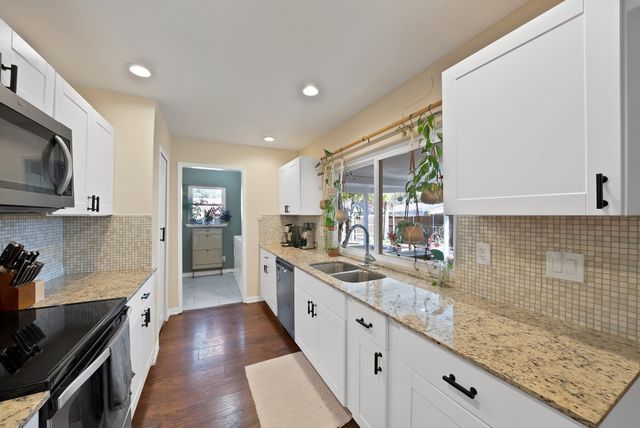 8525 Grumman Drive, Dallas, TX 75228