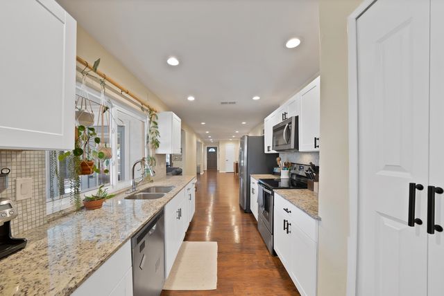 8525 Grumman Drive, Dallas, TX 75228