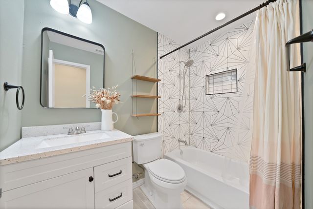 8525 Grumman Drive, Dallas, TX 75228