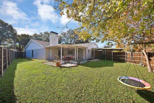 8525 Grumman Drive, Dallas, TX 75228