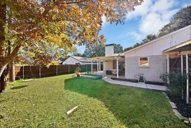 8525 Grumman Drive, Dallas, TX 75228