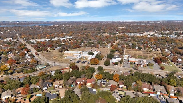 8525 Grumman Drive, Dallas, TX 75228