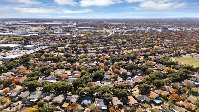 8525 Grumman Drive, Dallas, TX 75228