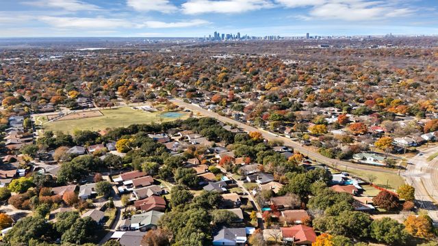 8525 Grumman Drive, Dallas, TX 75228