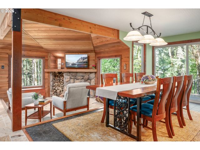 4330 N SHASTA Loop, Eugene, OR 97405