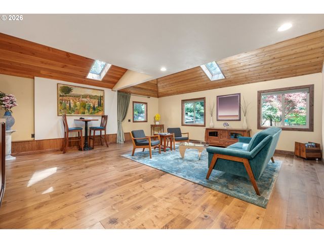 4330 N SHASTA Loop, Eugene, OR 97405