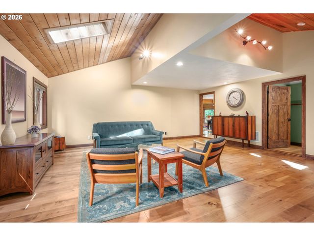 4330 N SHASTA Loop, Eugene, OR 97405