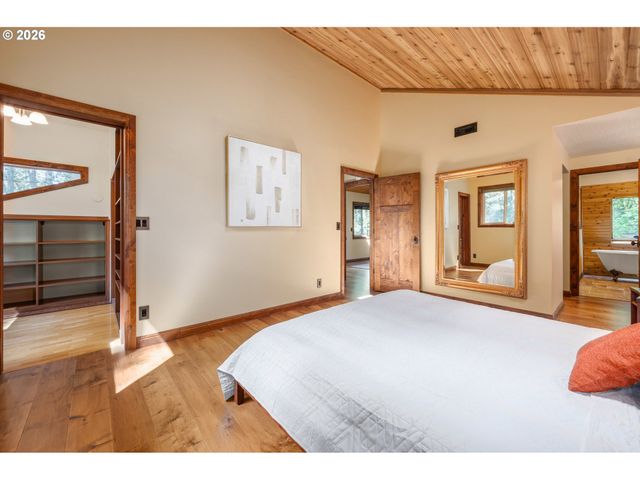 4330 N SHASTA Loop, Eugene, OR 97405